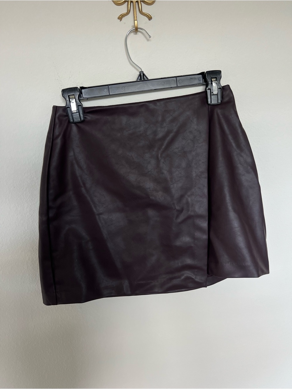 Old Navy Faux Leather Mini Skirt in Burgundy